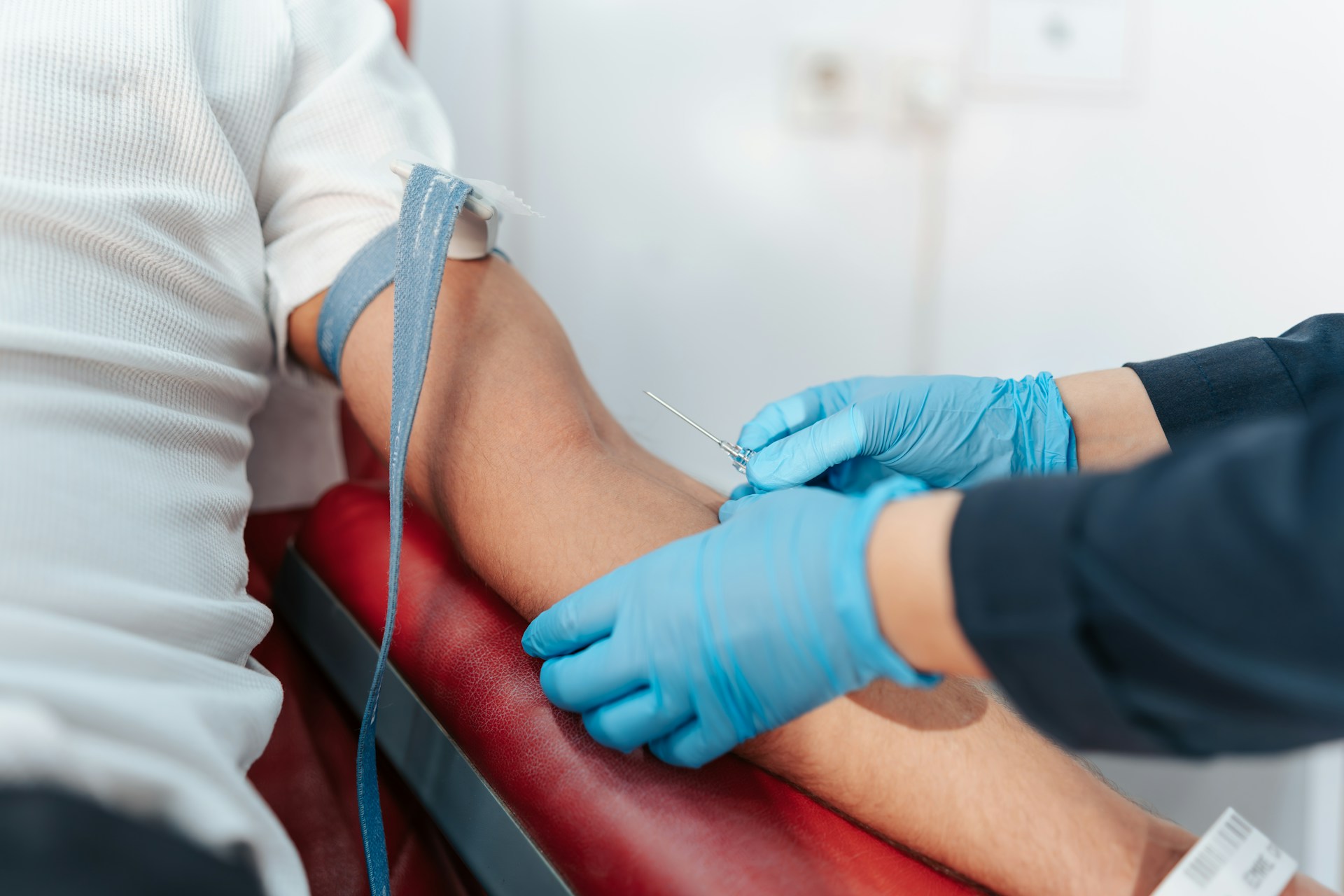 Difficult Venipuncture Guide for CNAs: Adjustments and When to Escalate